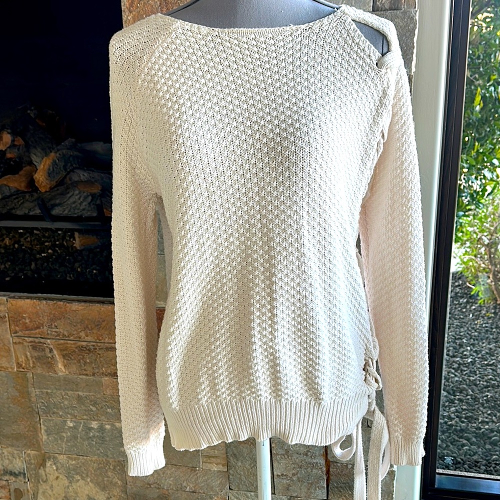LOVESTITCH DARLING KNIT CREAM SWEATER WITH TYE SIDE